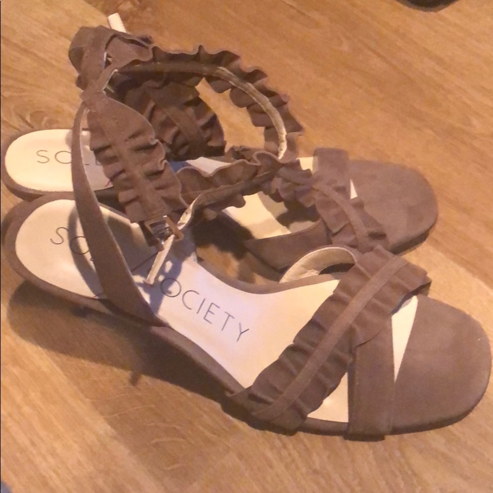 Brand new sole society shoes size 5!!